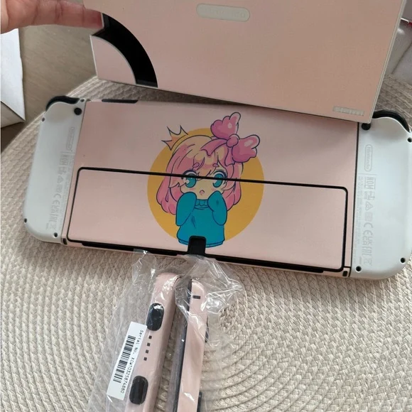 Custom Pink Gaming Console with Character Design - Picture 7 of 10